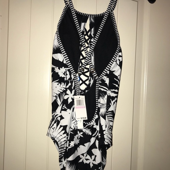 NWT HIGH NECK LATTICE Swimsuit - Picture 4 of 4